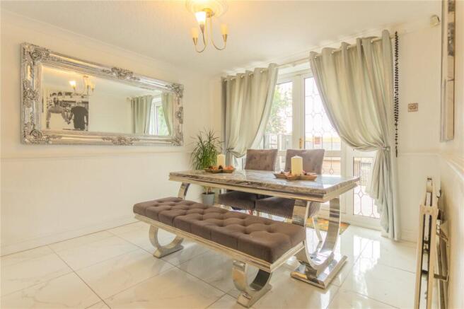 4 bed Semi-Detached for sale Image 7
