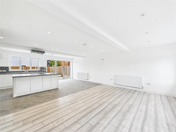 9 Kingsland Close, West Mersea, Colchester, Essex, CO5 8AQ photo 4