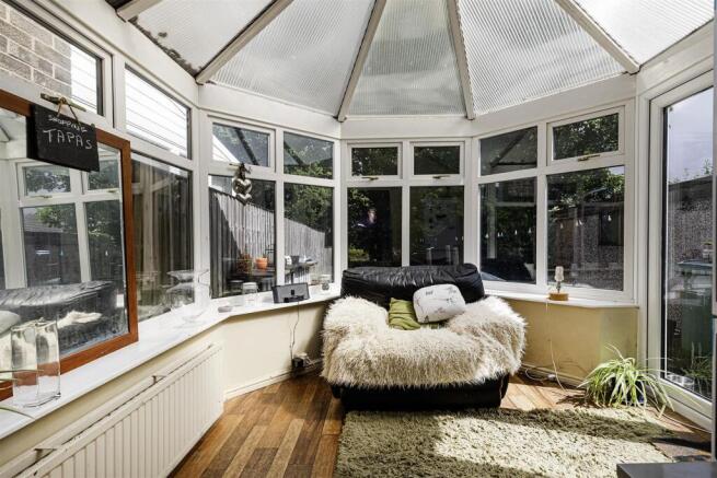 3 bed Semi-Detached for sale Image 10