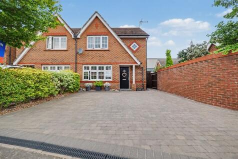 Corrib Road, Nuneaton, CV10