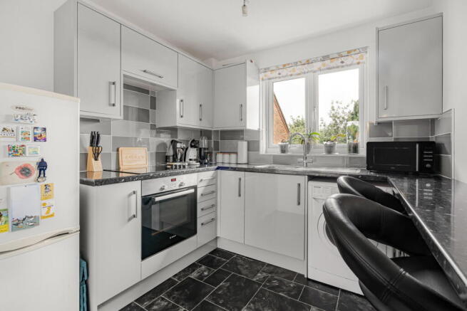 Edgecoombe, South Croydon, CR2 8AA photo 3