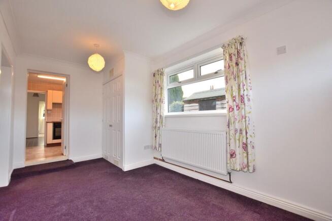 2 bed Detached Bungalow to rent Image 4