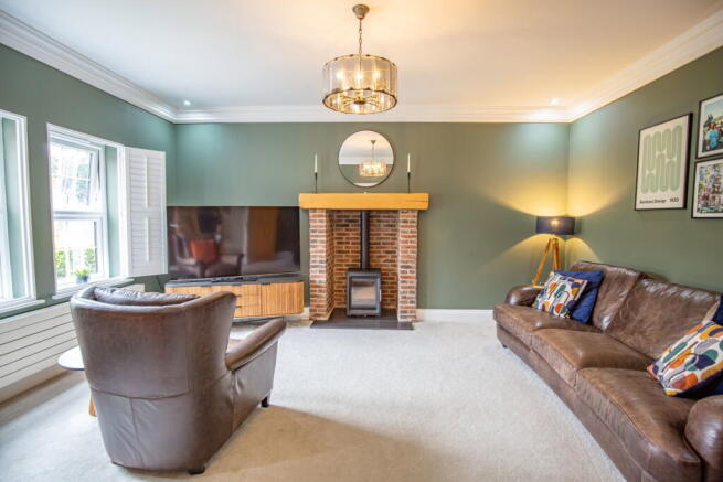 5 bed Detached for sale Image 5