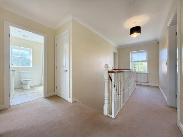 4 bed Detached for sale Image 11