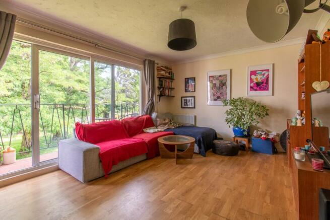 Lounge/ Dining Room
