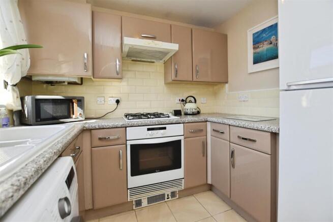 2 bed Terraced for sale Image 11