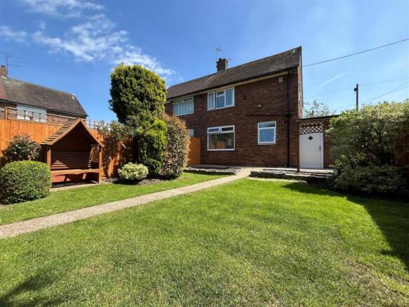 3 bed Semi-Detached for sale Image 12