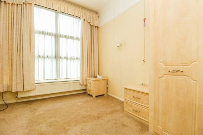 2 bed Apartment for sale Image 4