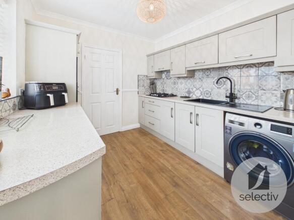 3 bed Semi-Detached for sale Image 7