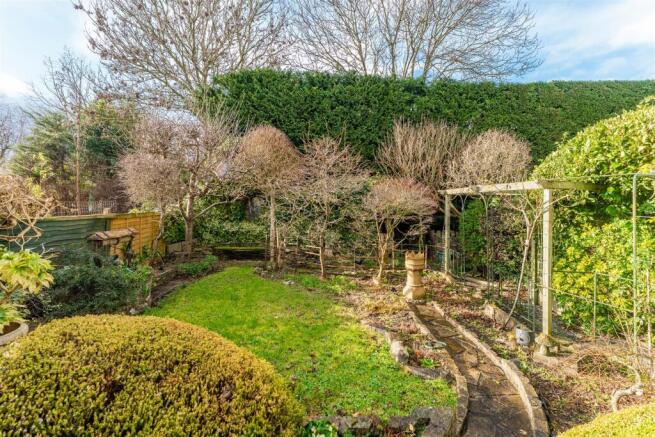 8 Dickenson's Grove Congresbury, Bristol BS49 5HQ-