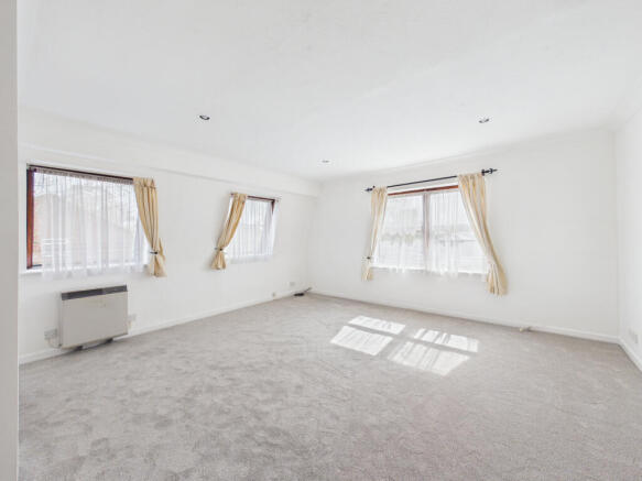 CAM01354G0-PR0701-STILL006