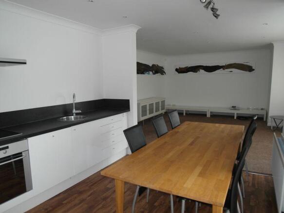 Kitchen/Dining...