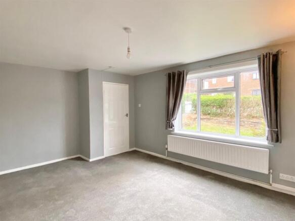 3 bed Semi-Detached for sale Image 4