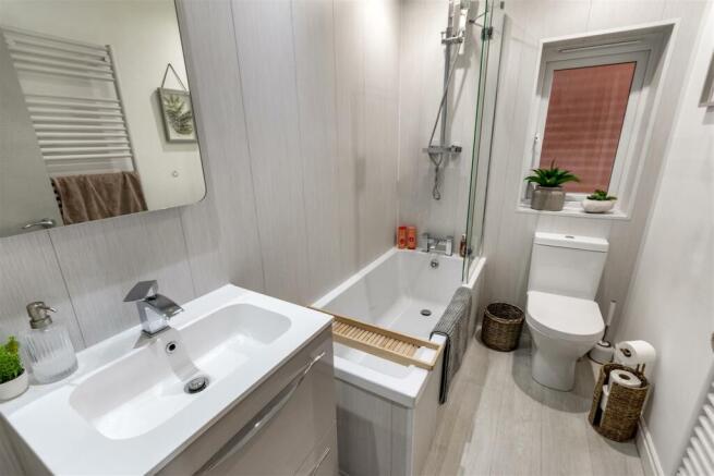 DSC_7528-Edit_bathroom.jpg