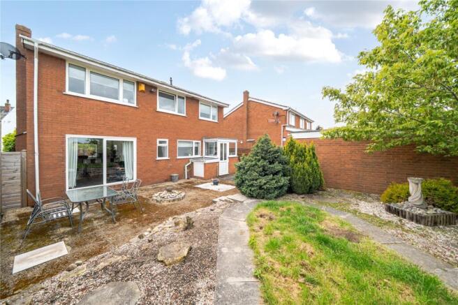 4 bed Detached for sale Image 8