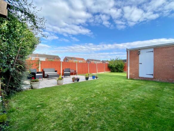 Andrews Cl -garden