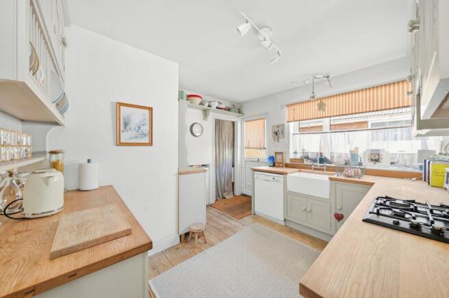 4 bed Detached for sale Image 7