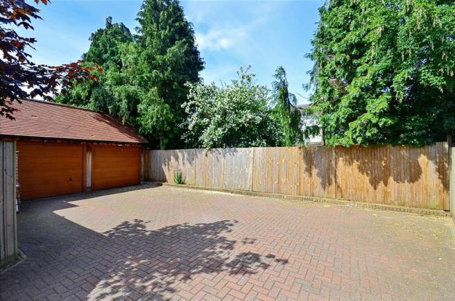 Driveway/Parking