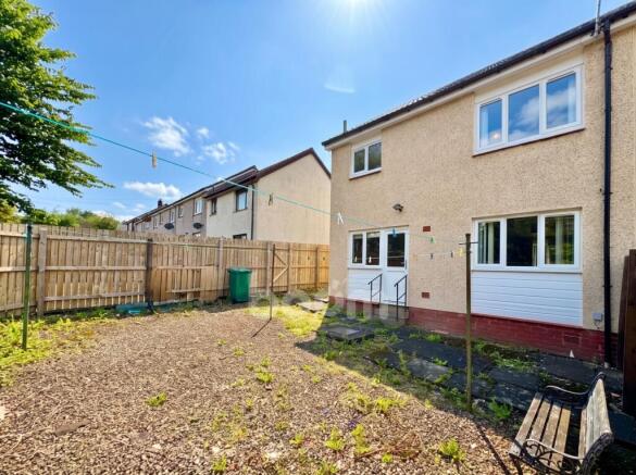 Ladeside Court, Kilbirnie garden