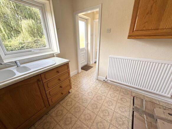 3 bed Semi-Detached for sale Image 6