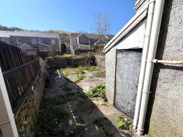 Rear Garden b.jpg