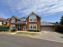 15, Dormy Crescent, Ferndown BH22 8FB