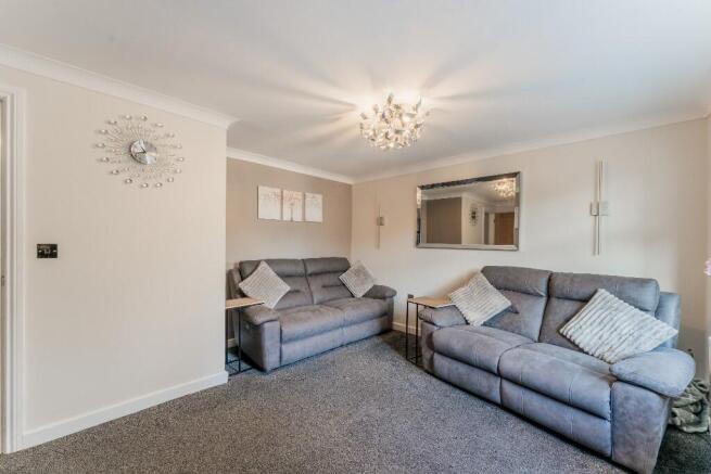 4 bed Detached for sale Image 8