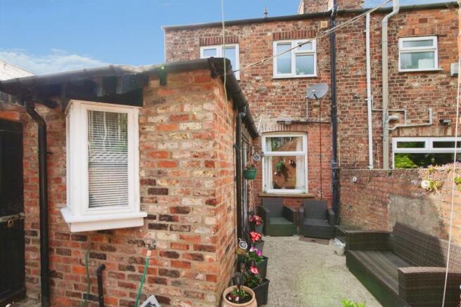 3 bed Terraced for sale Image 7