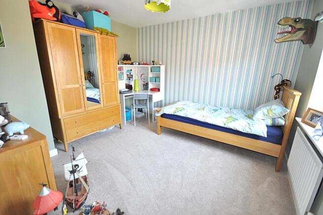 BEDROOM 2
