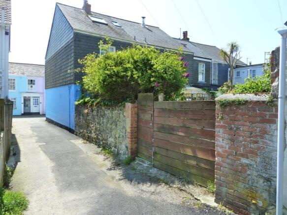 Side lane