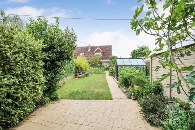 Patio to garden