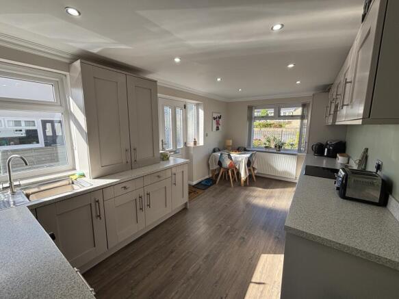 2 bed Semi-Detached Bungalow for sale Image 4