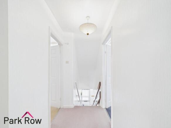 4 bed Semi-Detached for sale Image 12
