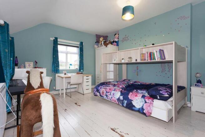 BEDROOM 2