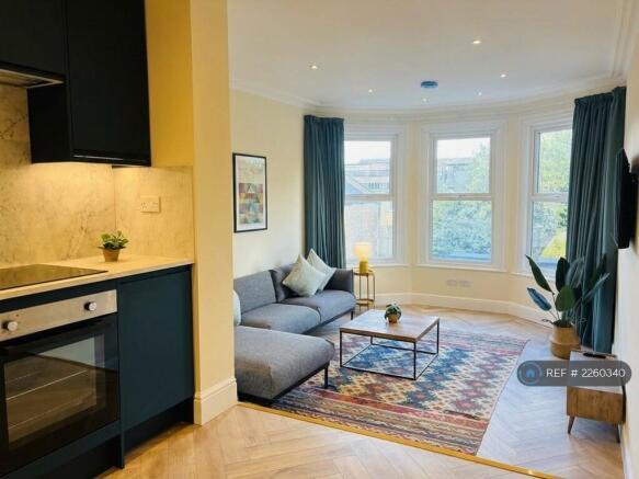 Lounge & Kitchen