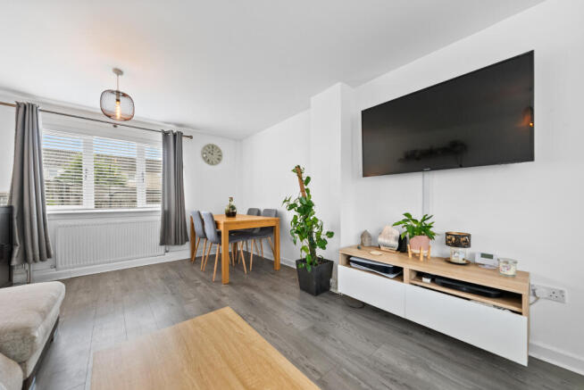 Lounge/Dining
