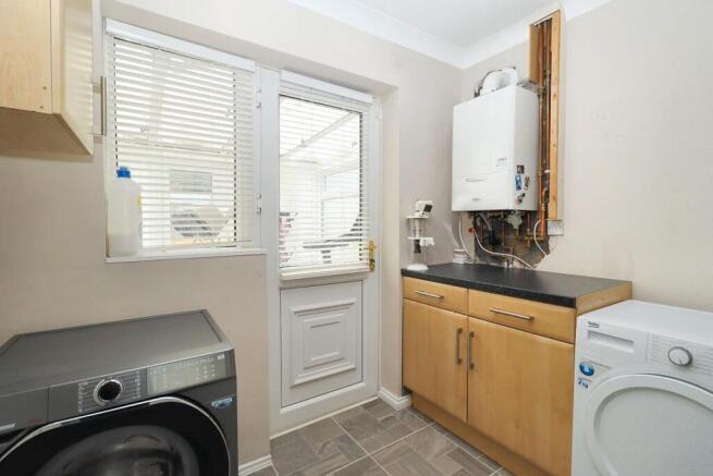 4 bed Detached for sale Image 7