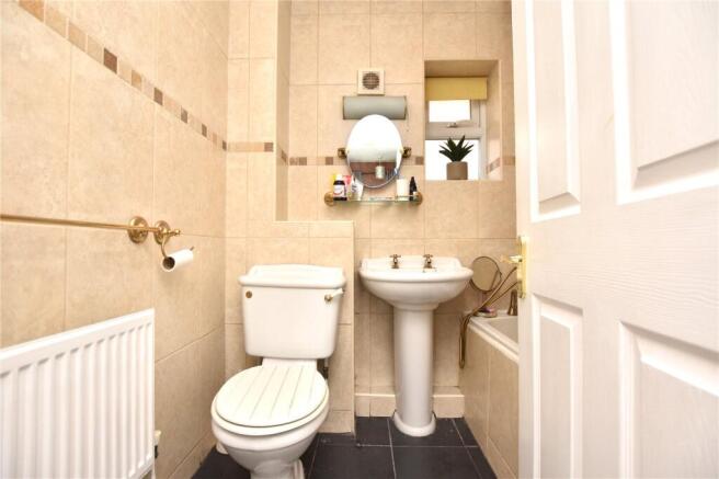 3 bed Link Detached House for sale Image 9