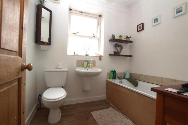 4 bed Terraced for sale Image 9