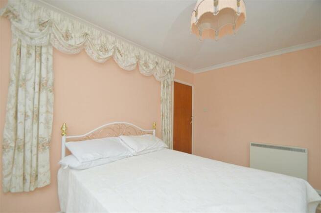 Bed1a.jpg
