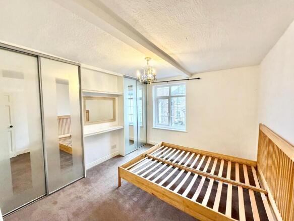 3 bed Terraced for sale Image 8