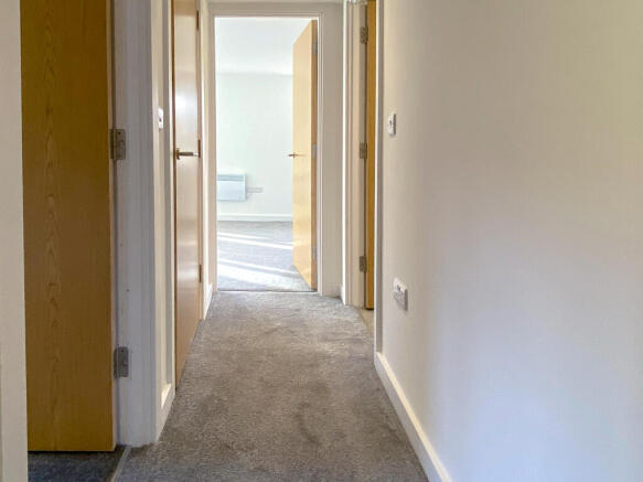 1 bed Apartment to rent Image 4