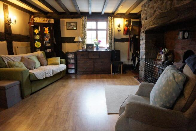 Lounge/Dining Room