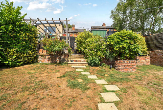 1315862-27-685e85...