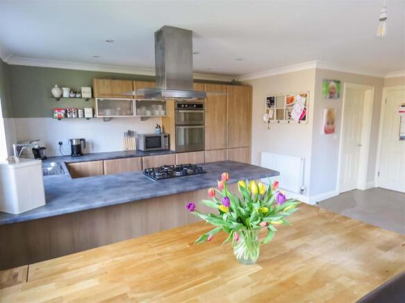 Kitchen 1.JPG