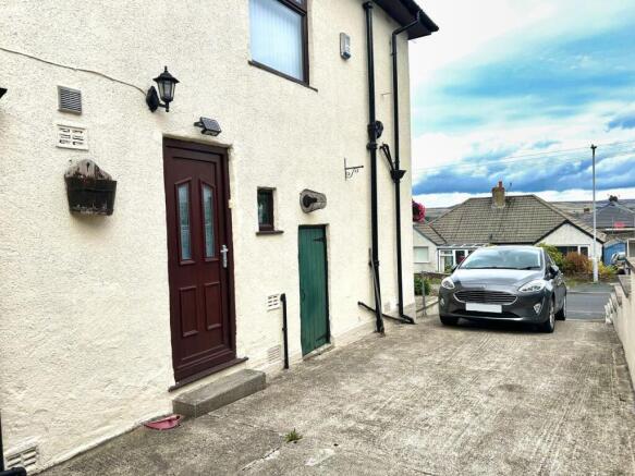 3 bed Semi-Detached for sale Image 10