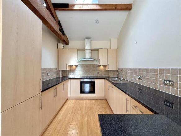 2 bed Apartment for sale Image 5