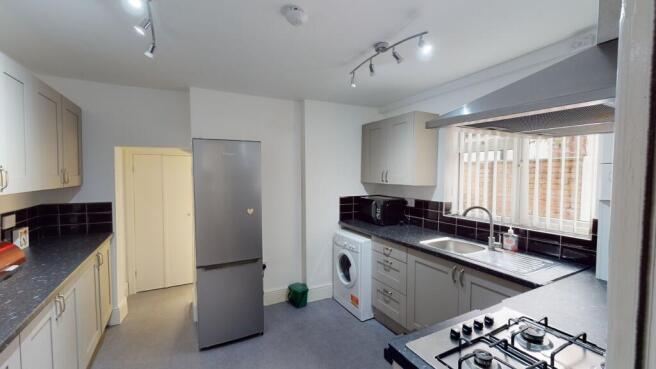 1 bed House Share to rent Image 5