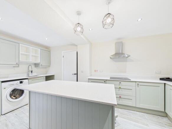 CAM01835G0-PR0372...