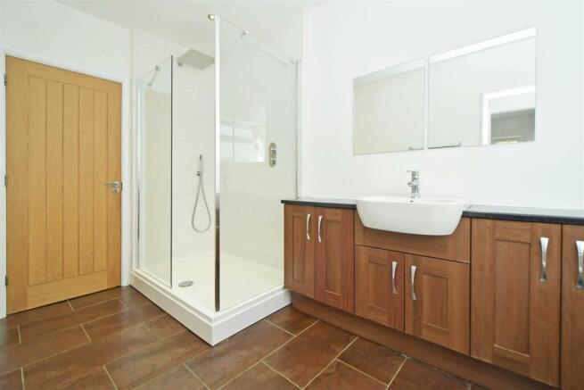 Jack & Jill En-Suite